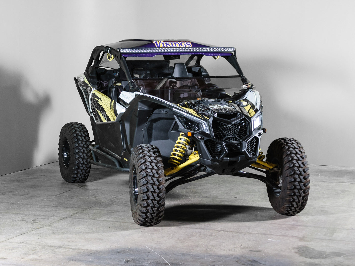 TK00511 CAN-AM MAVERICK X3 (WITHOUT INTRUSION BARS) TILTING UTV WINDSHIELD - SCRATCH RESISTANT 1/4” - FOR SOFT OR NO TOP