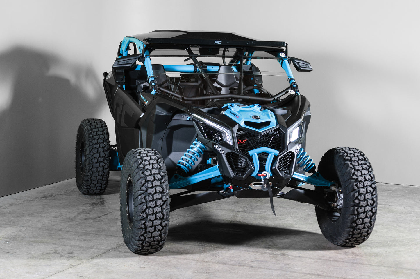 TK00979 CAN-AM MAVERICK X3 (WORKS WITH INTRUSION BARS) INCLUDES TINTED VISOR HALF UTV WINDSHIELD - STANDARD 3/16"